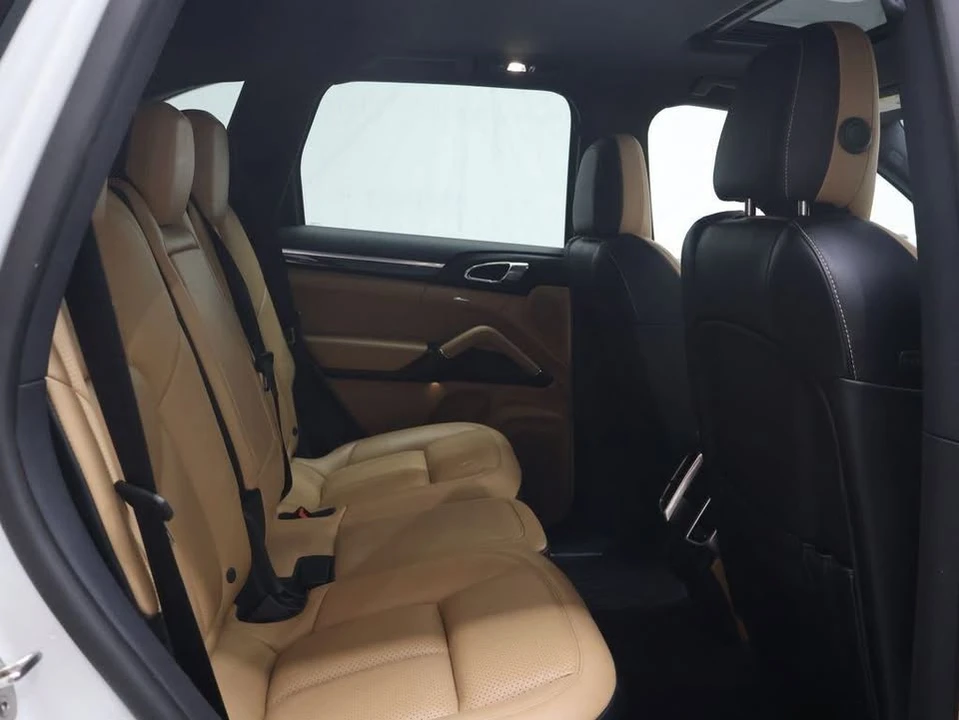 2018 Porsche 958 Cayenne - Image 10 of 19