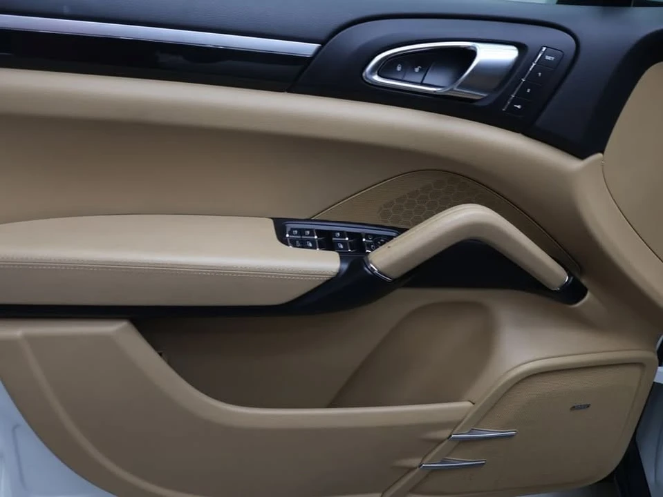 2018 Porsche 958 Cayenne - Image 13 of 20