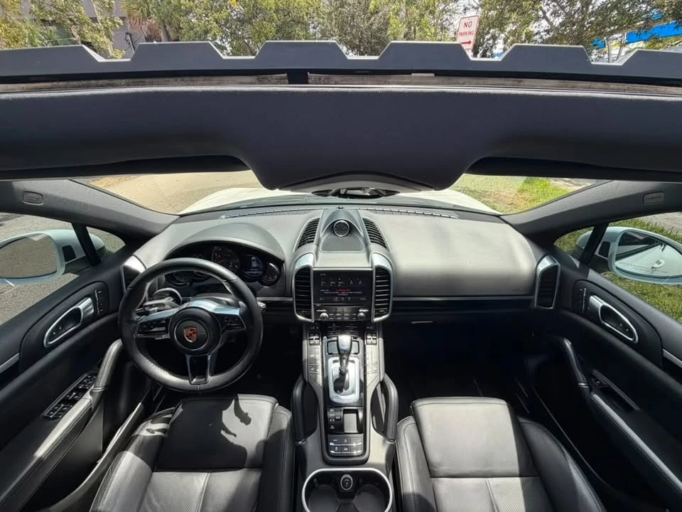 2018 Porsche 958 Cayenne - Image 10 of 14