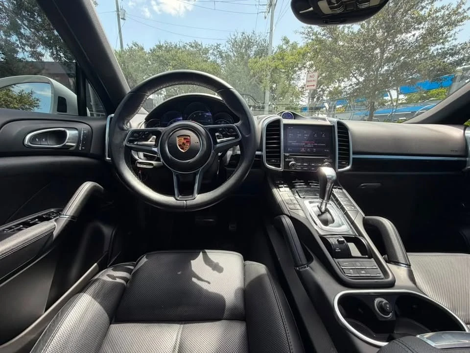 2018 Porsche 958 Cayenne - Image 11 of 14
