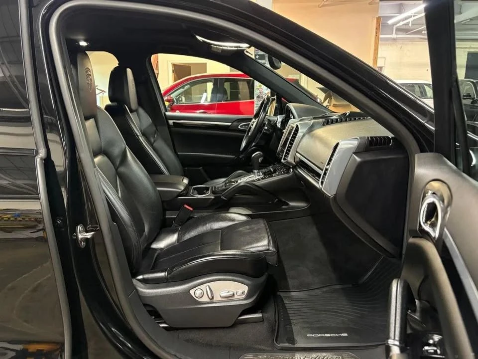 2018 Porsche 958 Cayenne - Image 13 of 20