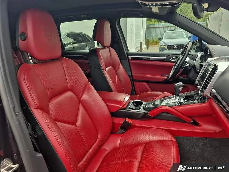 2018 Porsche 958 Cayenne - Image 16 of 18