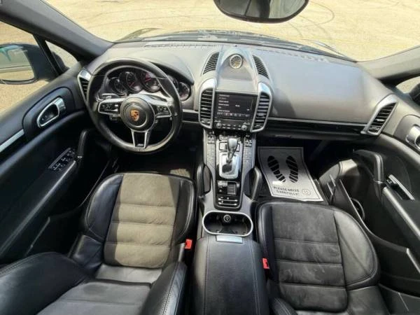 2018 Porsche 958 Cayenne - Image 10 of 14