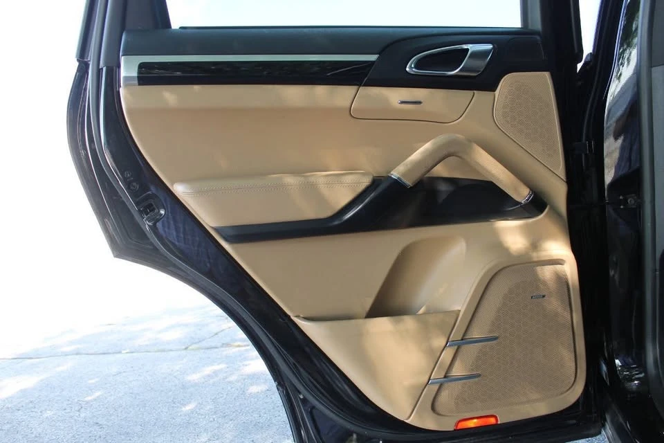 2018 Porsche 958 Cayenne - Image 16 of 20
