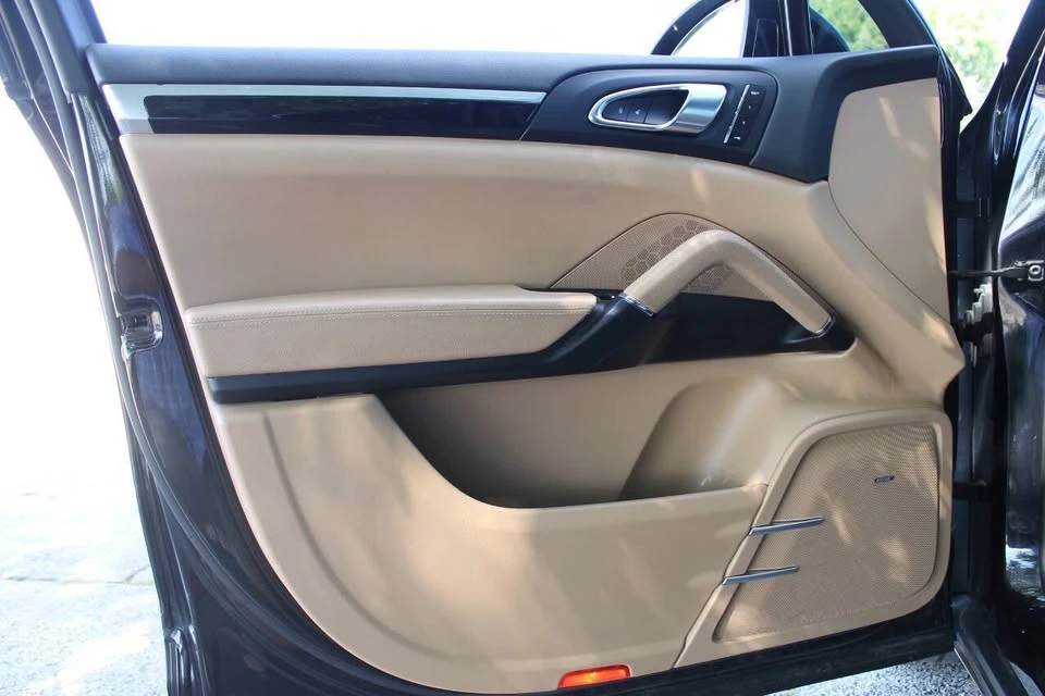 2018 Porsche 958 Cayenne - Image 9 of 20
