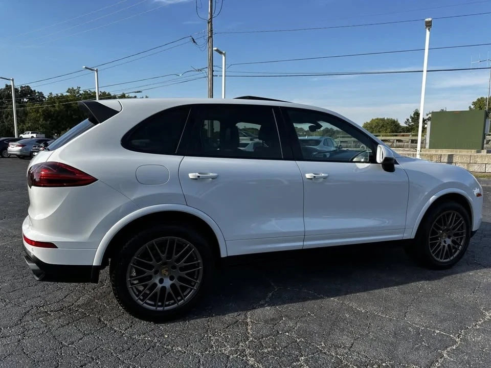 2018 Porsche 958 Cayenne - Image 9 of 20