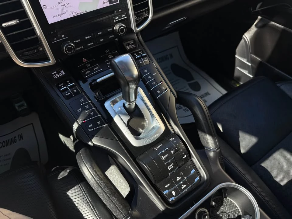 2018 Porsche 958 Cayenne - Image 13 of 18