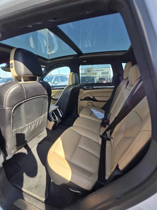 2018 Porsche 958 Cayenne - Image 10 of 15