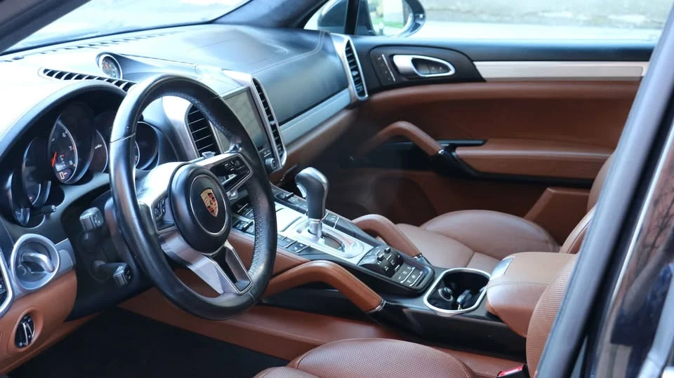 2018 Porsche 958 Cayenne - Image 5 of 11