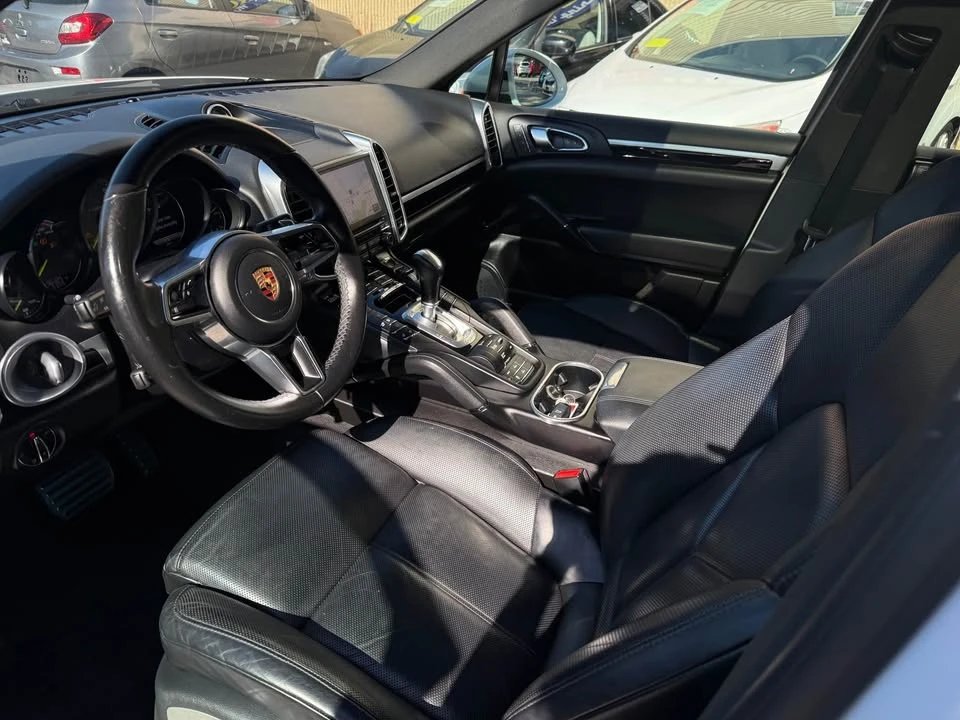 2018 Porsche 958 Cayenne - Image 15 of 18