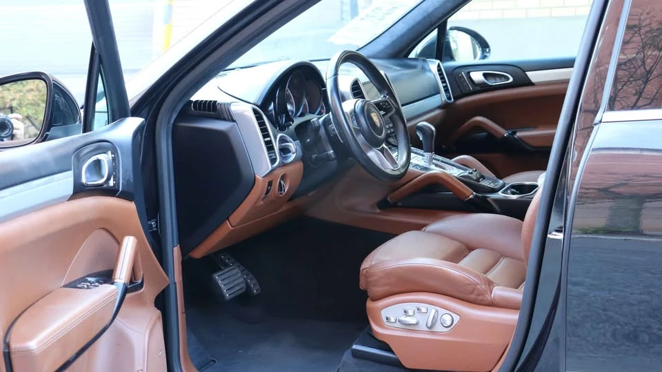 2018 Porsche 958 Cayenne - Image 6 of 11