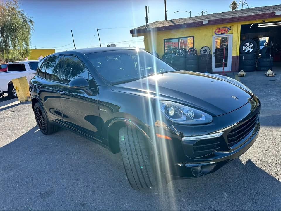 2018 Porsche 958 Cayenne S - Image 3 of 12