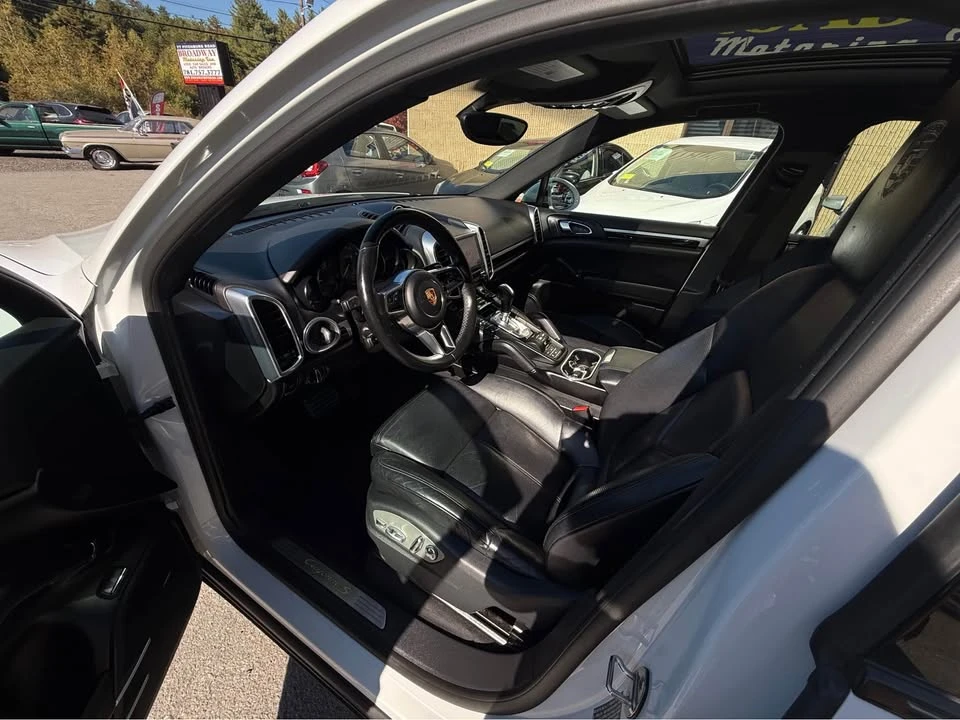 2018 Porsche 958 Cayenne - Image 14 of 18