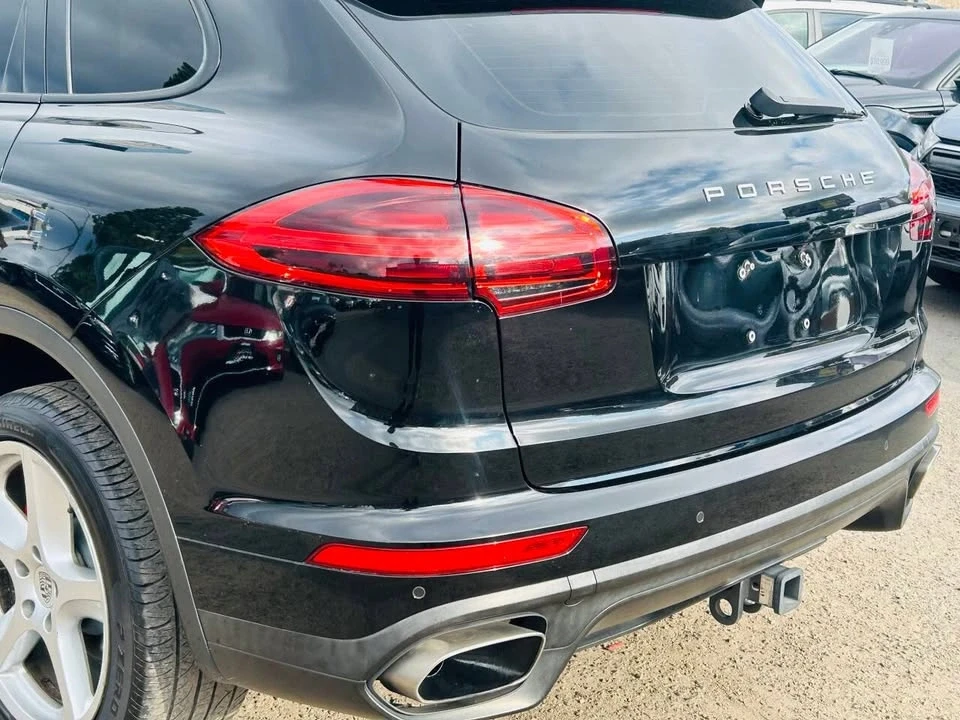 2018 Porsche 958 Cayenne - Image 13 of 19