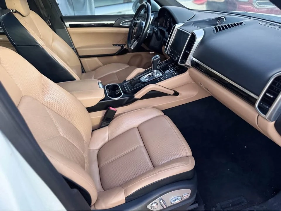 2018 Porsche 958 Cayenne - Image 8 of 10