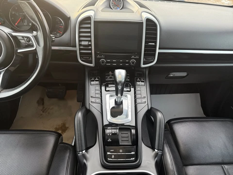 2018 Porsche 958 Cayenne - Image 10 of 20