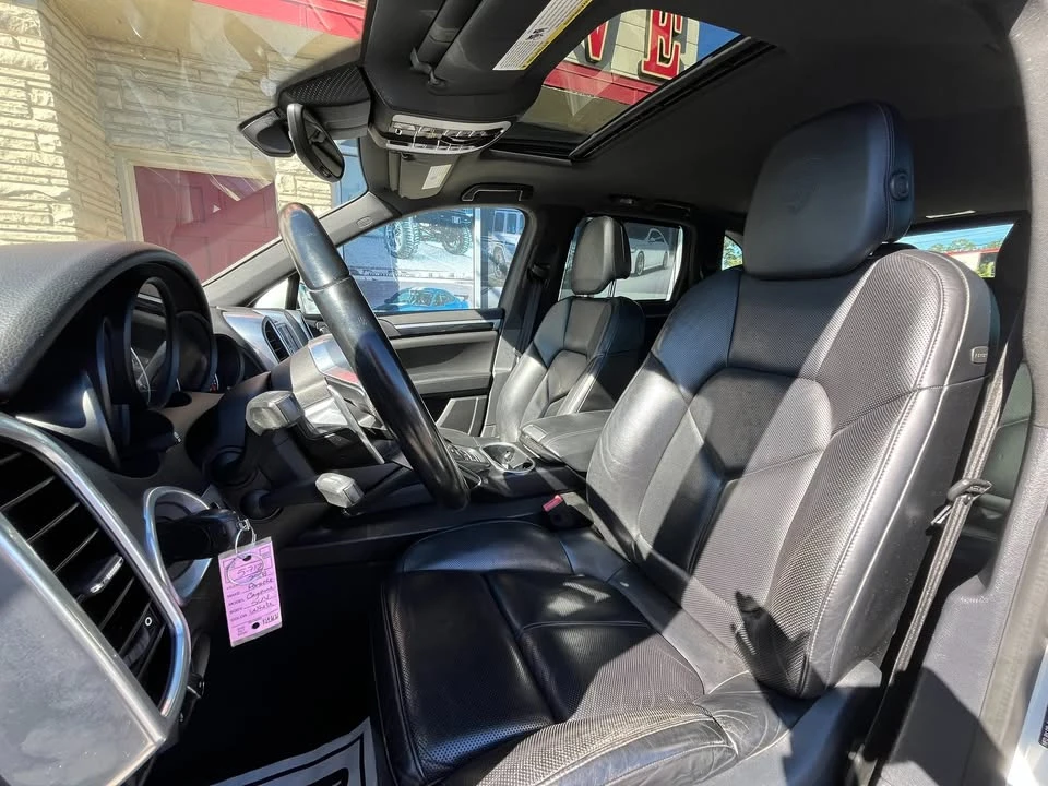 2018 Porsche 958 Cayenne - Image 9 of 20