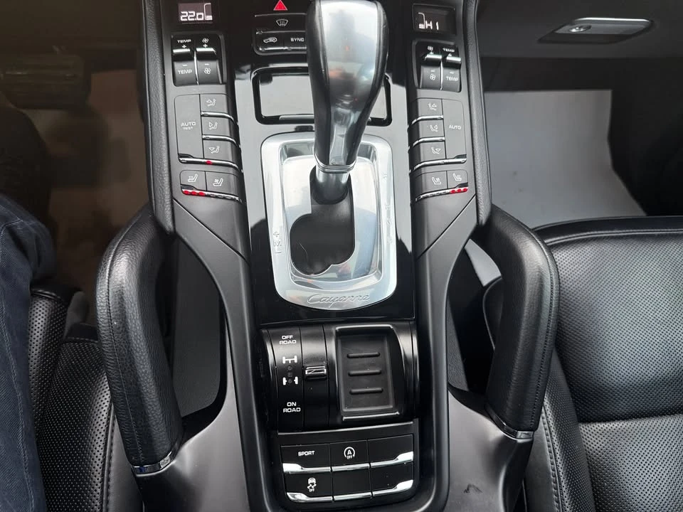 2018 Porsche 958 Cayenne - Image 17 of 20