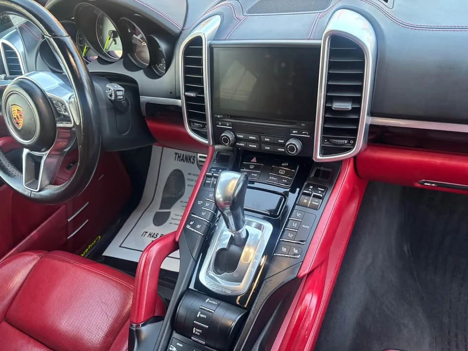 2018 Porsche 958 Cayenne - Image 16 of 19