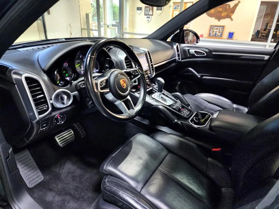 2018 Porsche 958 Cayenne S - Image 16 of 20