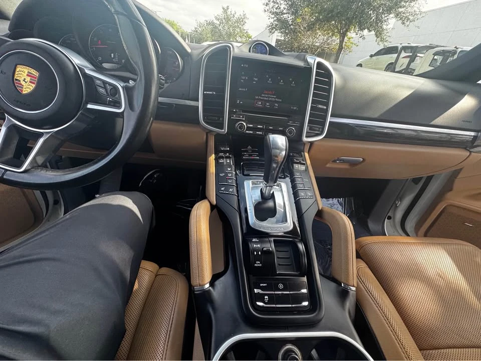 2018 Porsche 958 Cayenne - Image 3 of 12