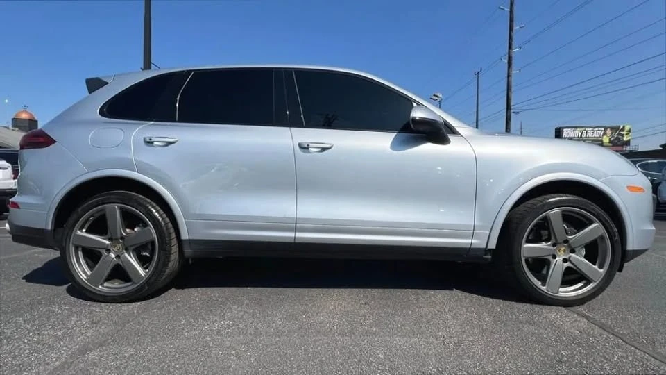 2018 Porsche 958 Cayenne - Image 9 of 20