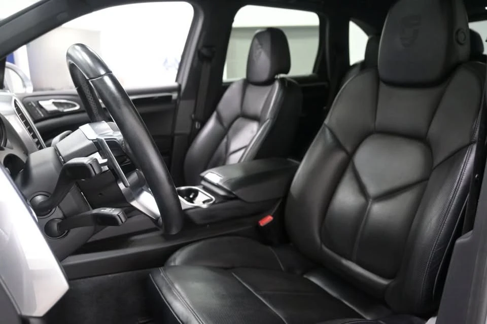 2018 Porsche 958 Cayenne - Image 10 of 20