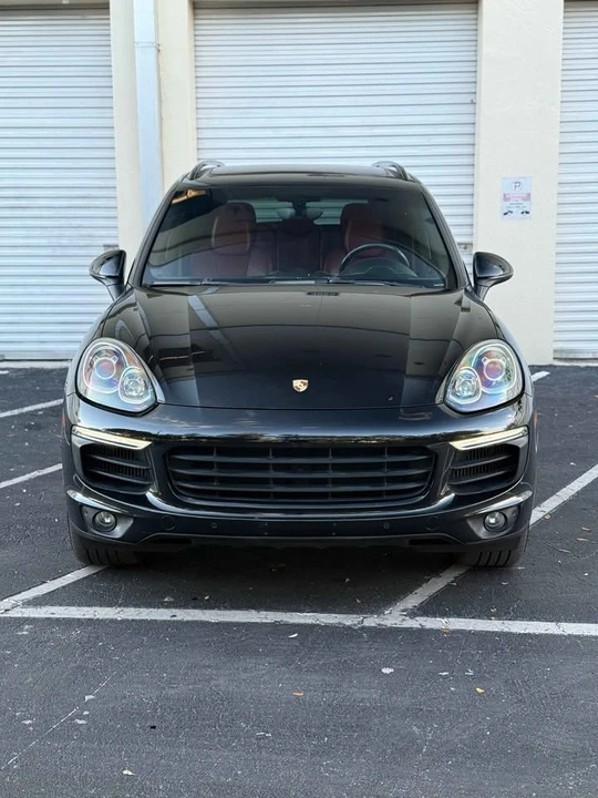 2018 Porsche 958 Cayenne S - Image 2 of 9