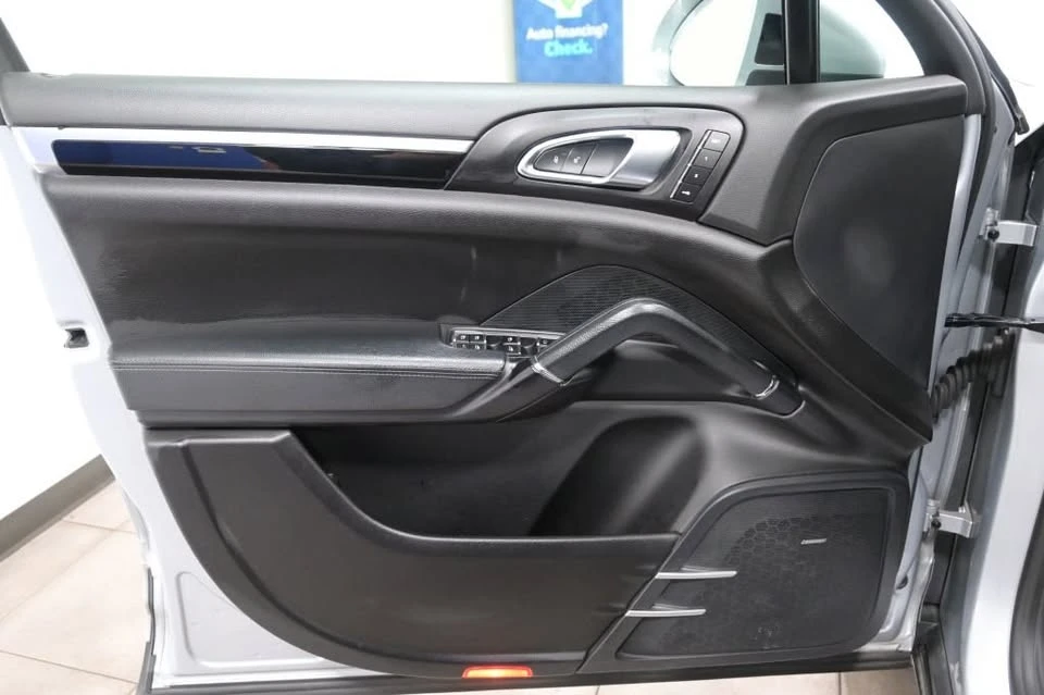 2018 Porsche 958 Cayenne - Image 7 of 20