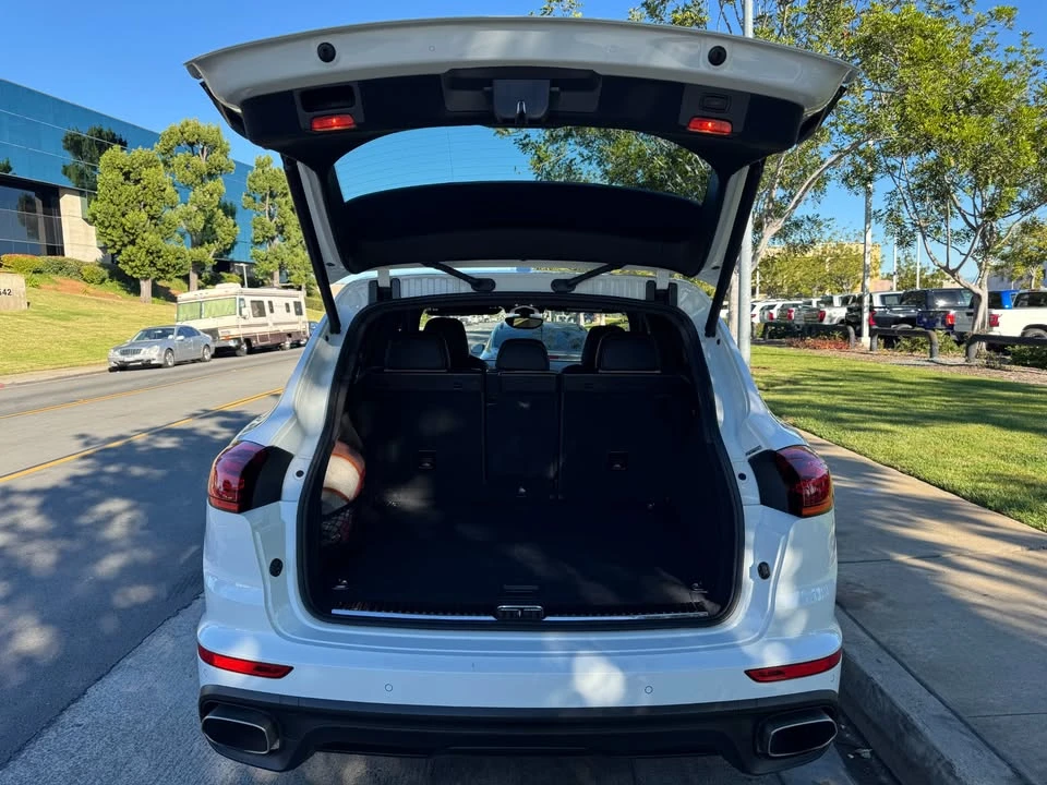 2018 Porsche 958 Cayenne - Image 10 of 16