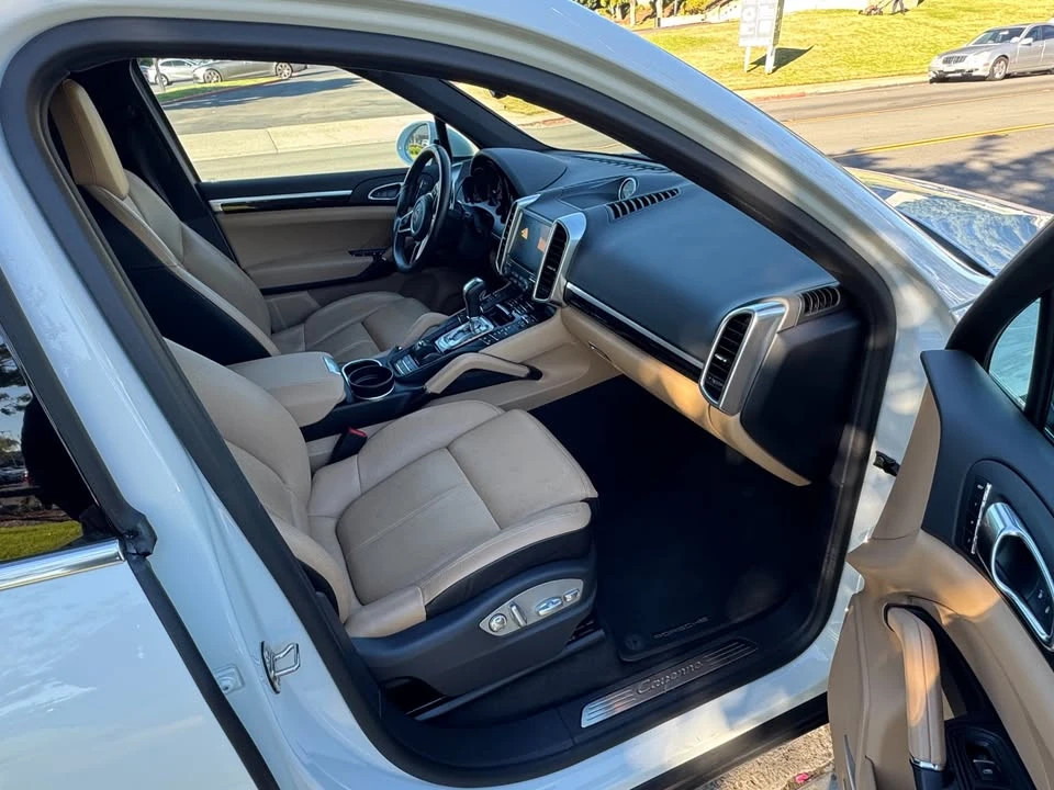 2018 Porsche 958 Cayenne - Image 8 of 16
