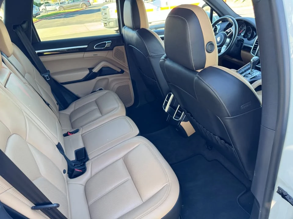2018 Porsche 958 Cayenne - Image 9 of 16