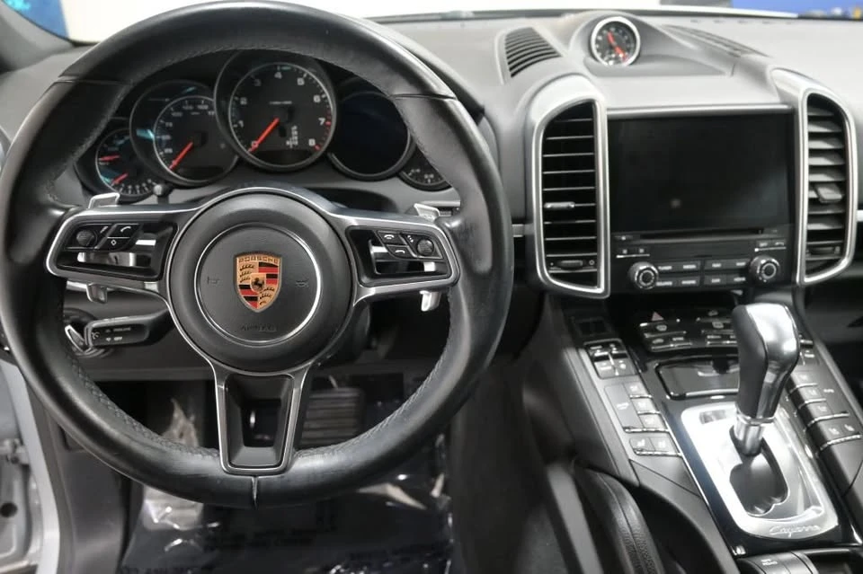 2018 Porsche 958 Cayenne - Image 9 of 20
