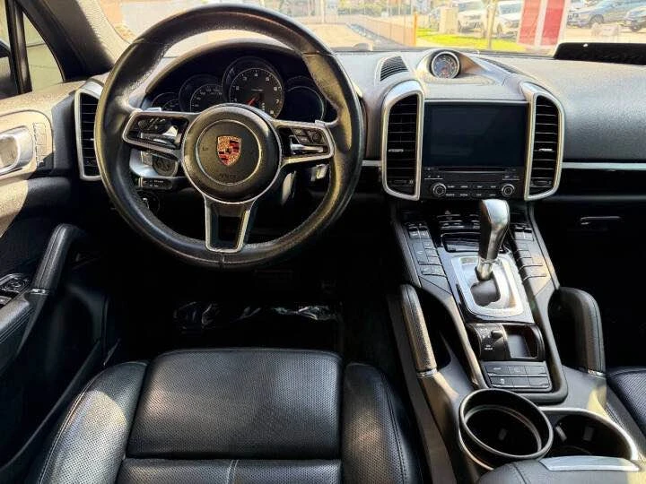 2018 Porsche 958 Cayenne - Image 8 of 19
