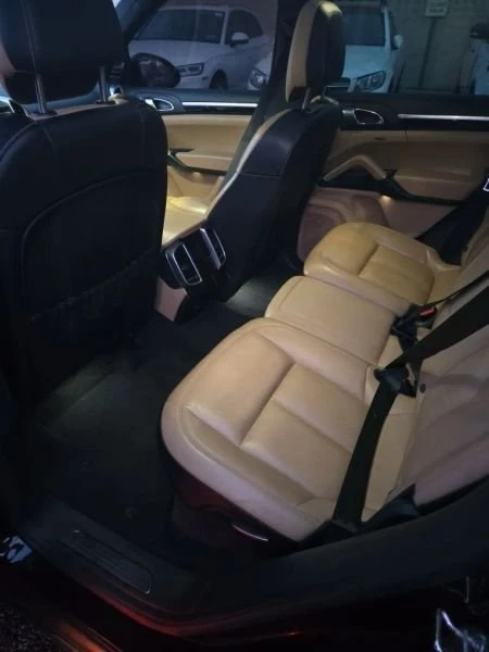 2018 Porsche 958 Cayenne - Image 10 of 20