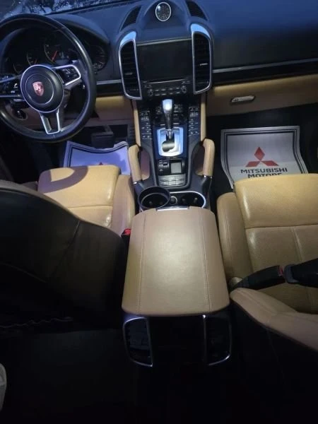 2018 Porsche 958 Cayenne - Image 12 of 20