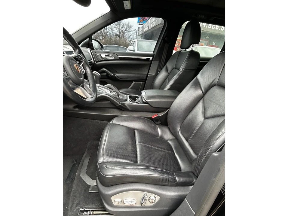2018 Porsche 958 Cayenne - Image 8 of 12