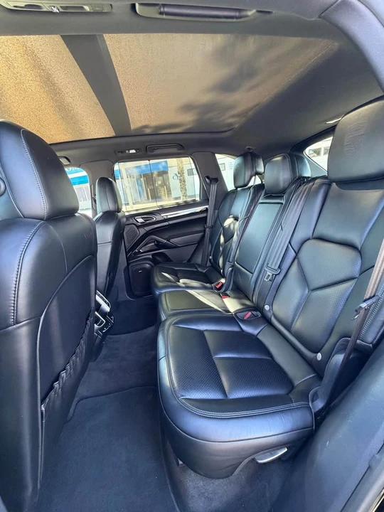 2018 Porsche 958 Cayenne - Image 16 of 18