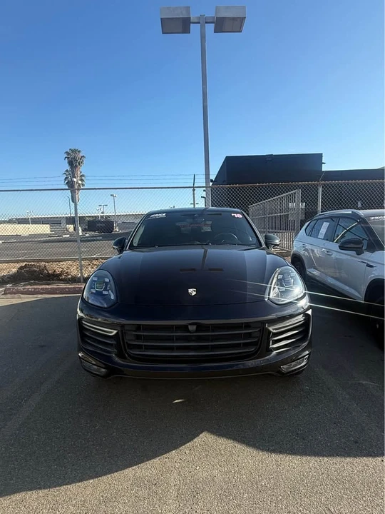 2018 Porsche 958 Cayenne - Image 2 of 15