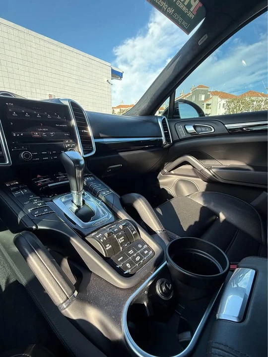 2018 Porsche 958 Cayenne - Image 8 of 15