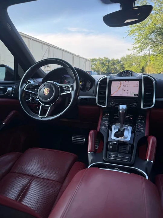 2018 Porsche 958 Cayenne S - Image 9 of 15