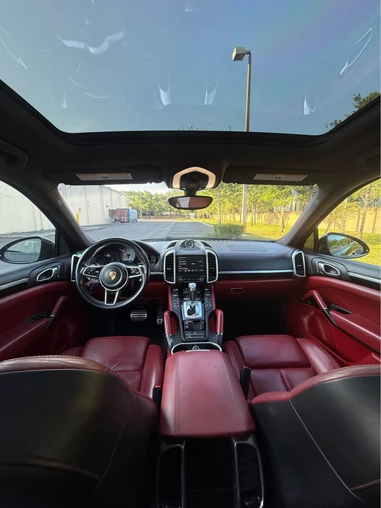 2018 Porsche 958 Cayenne S - Image 8 of 15