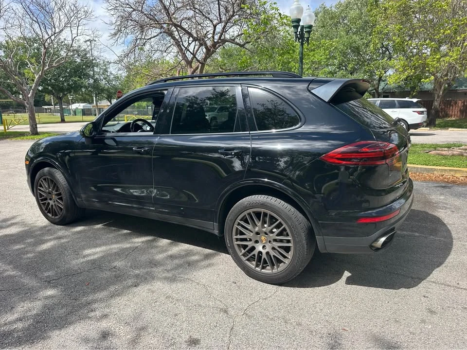 2018 Porsche 958 Cayenne - Image 7 of 15