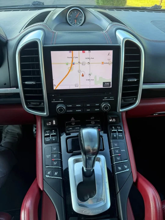 2018 Porsche 958 Cayenne S - Image 13 of 15