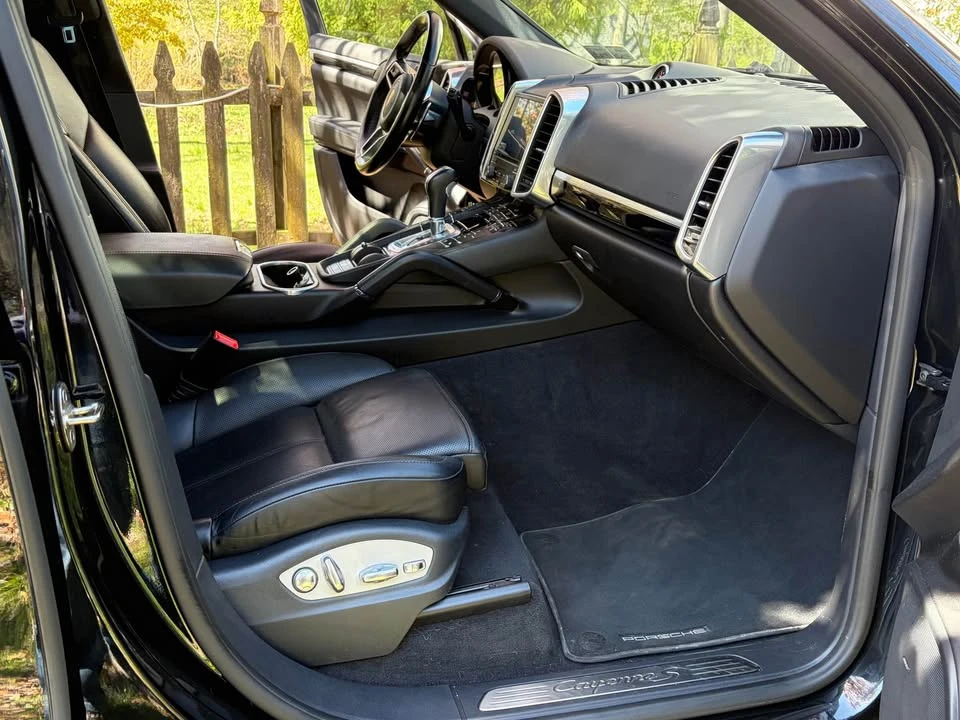 2018 Porsche 958 Cayenne S - Image 13 of 20
