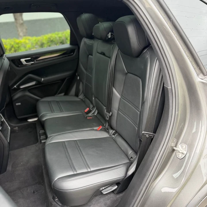 2018 Porsche 958 Cayenne - Image 13 of 18