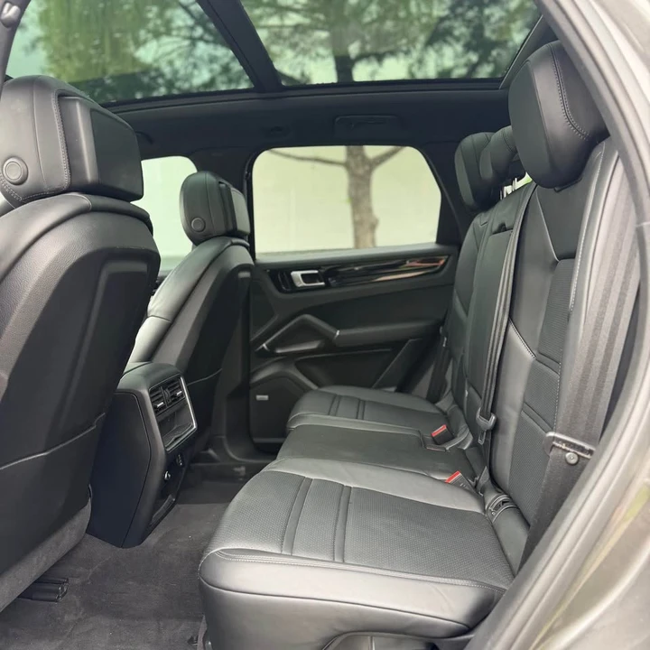 2018 Porsche 958 Cayenne - Image 12 of 18