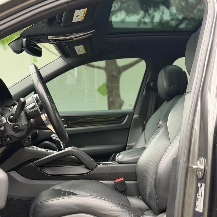 2018 Porsche 958 Cayenne - Image 10 of 18