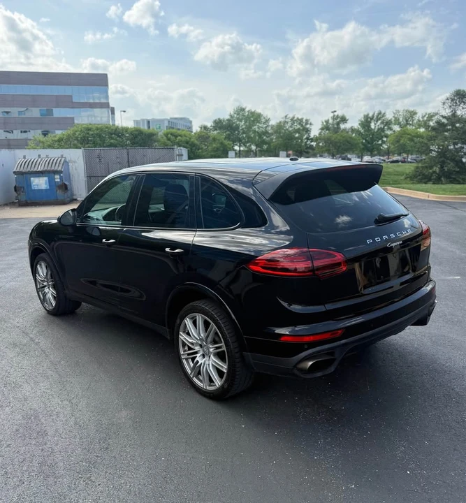 2018 Porsche 958 Cayenne - Image 4 of 11