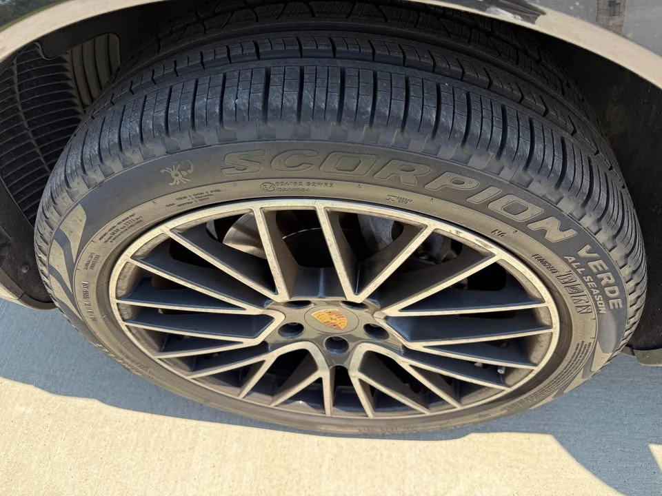 2018 Porsche 958 Cayenne - Image 9 of 18